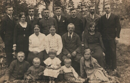 Ludwik i Ludwika Kalinowscy z dziećmi i wnukami
