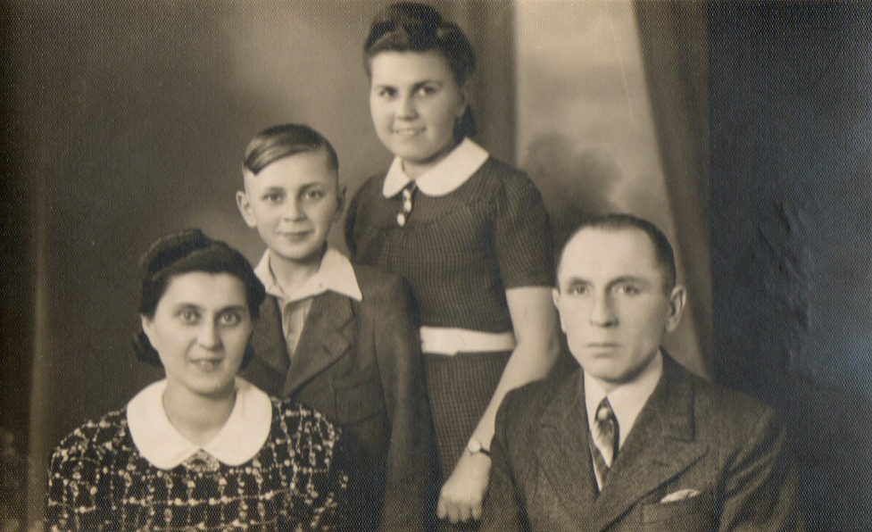 Rodzina Jakmanów czyli Mieczysław, Roman, Hanna (siostra dziadka Romana) i Janina