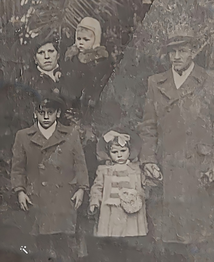 Syn Bronisławy- Wiktor Antkowiak z żoną Jadwigą w roku 1951. Poznańska palmiarnia