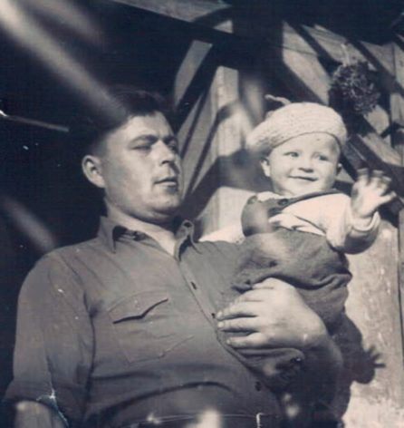 Franciszek KULICZKOWSKI (1924-2014) z synem Czesławem KULICZKOWSKIM – fot, wyk, w 1953 r. w Starym Zabnie k. Nowej Soli na Ziemi Lubuskiej – Archiwum prywatne Cz. K.