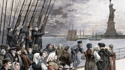 Ellis Island i listy pasażerów do Nowego Jorku: Przewodnik po Twoim amerykańskim dziedzictwie imigrantów