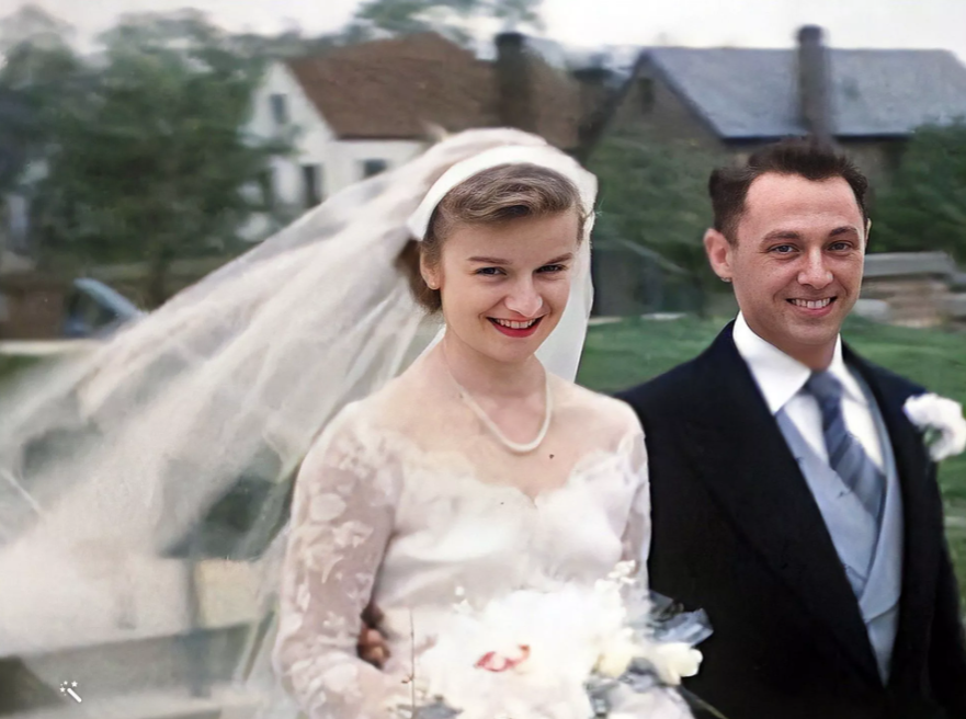 Rodzice George’a w dniu ślubu, 24 kwietnia 1954 r.