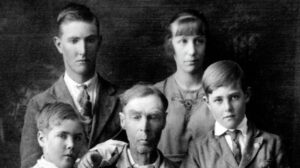 Tożsamość zaginionego Wuja mojej Babci – O tym, jak nekrolog opublikowany na stronie OldNews.com rozwiązał starą rodzinną tajemnicę