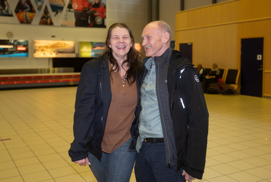 Patty ze swoim Ojcem na lotnisku