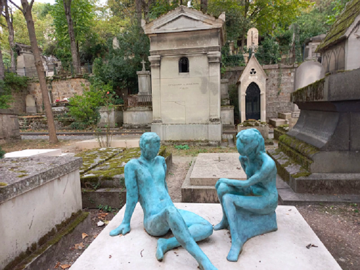 Père Lachaise jest domem dla unikalnych nagrobków, rzeźb i pomników (Zdjęcie: Marie Cappart, MyHeritage)