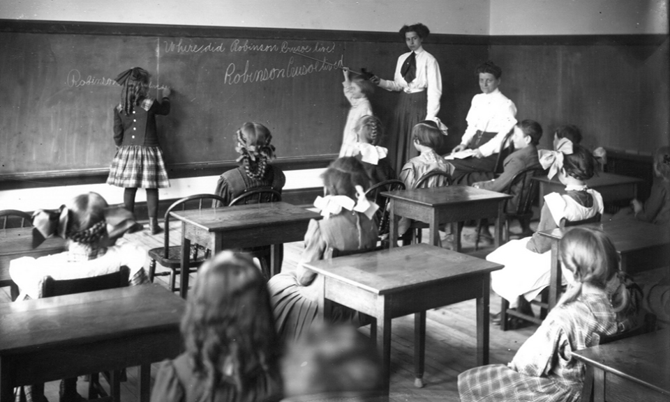 Dzień Edukacji Narodowej – Konkurs na najstarsze zdjęcie ze szkoły. Wygraj nasz Pakiet!