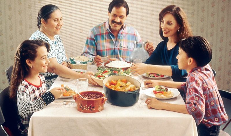 Rodzina: Dlaczego wspólne spożywanie posiłków jest ważne?