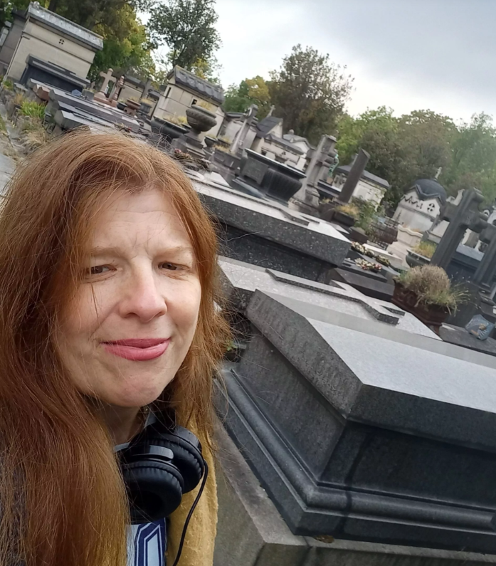Nasza menedżerka na Francję i Belgię, Marie Cappart, spędza swój wolny czas na cmentarzu Père Lachaise w Paryżu.