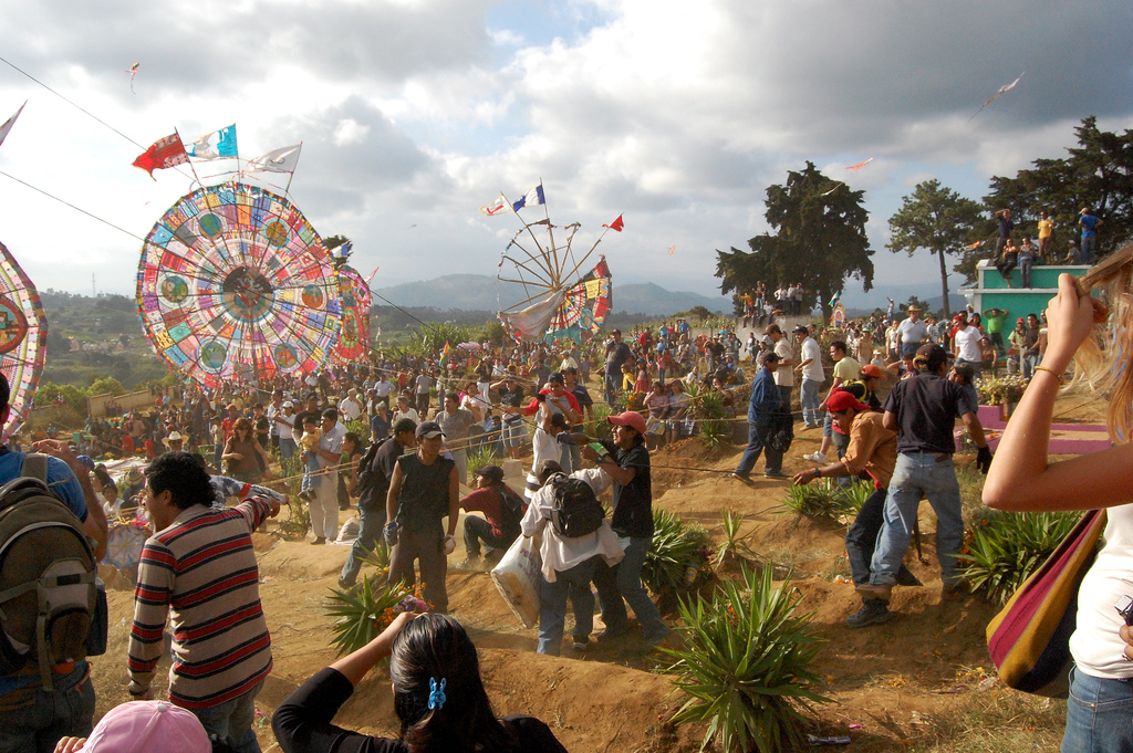 Festiwal latawców w Santiago Sacatepéquez, Zdjęcie: Wikimedia